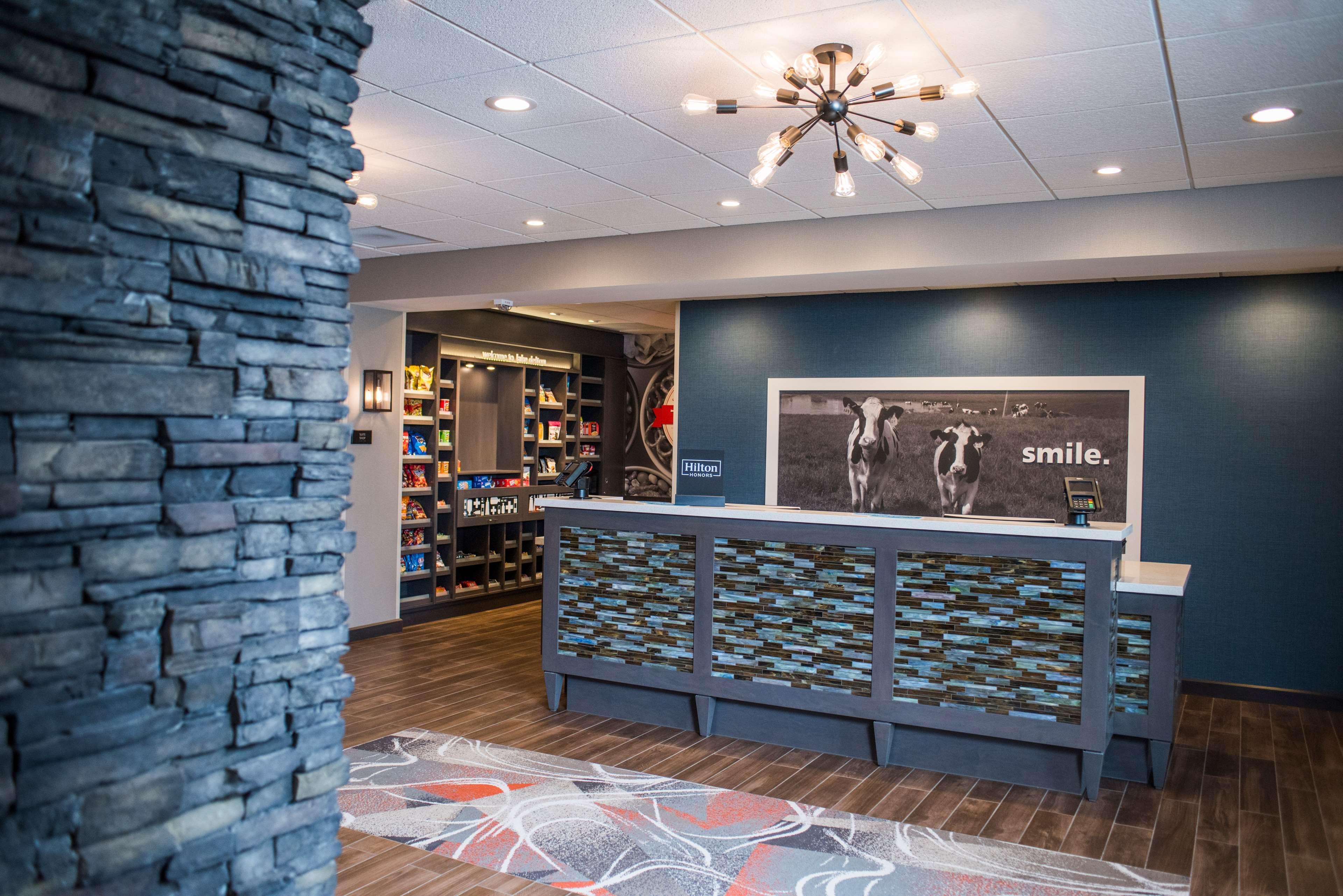 Hampton Inn And Suites At Wisconsin Dells Lake Delton Esterno foto